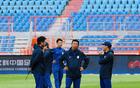 泰山隊(duì)合練23人，王、雷缺席，后防調(diào)整，崔康熙指導(dǎo)要求明確。
