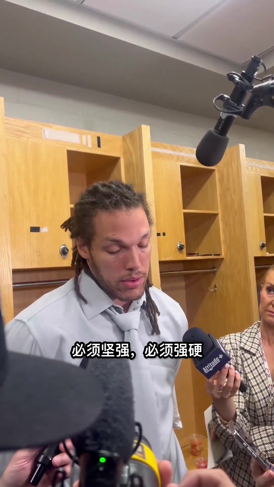 戈登評價雷霆隊的身體防守他們在整場比賽中都在近距離犯規(guī)