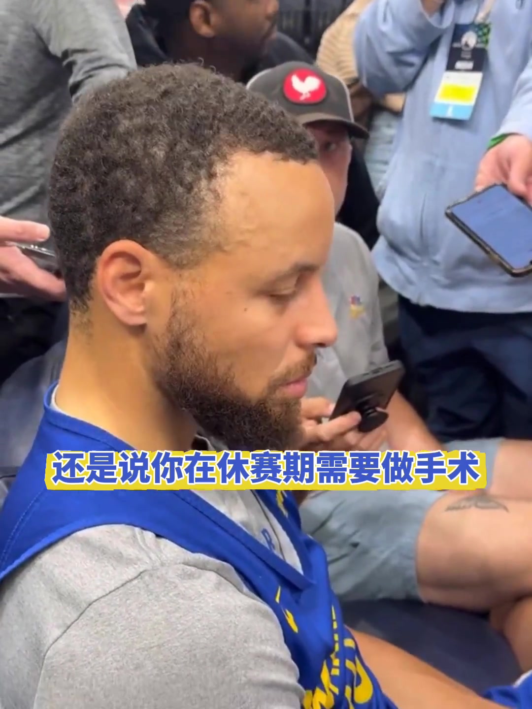 庫里采訪時曾表示拇指被打到會很疼而且不可能不被打到